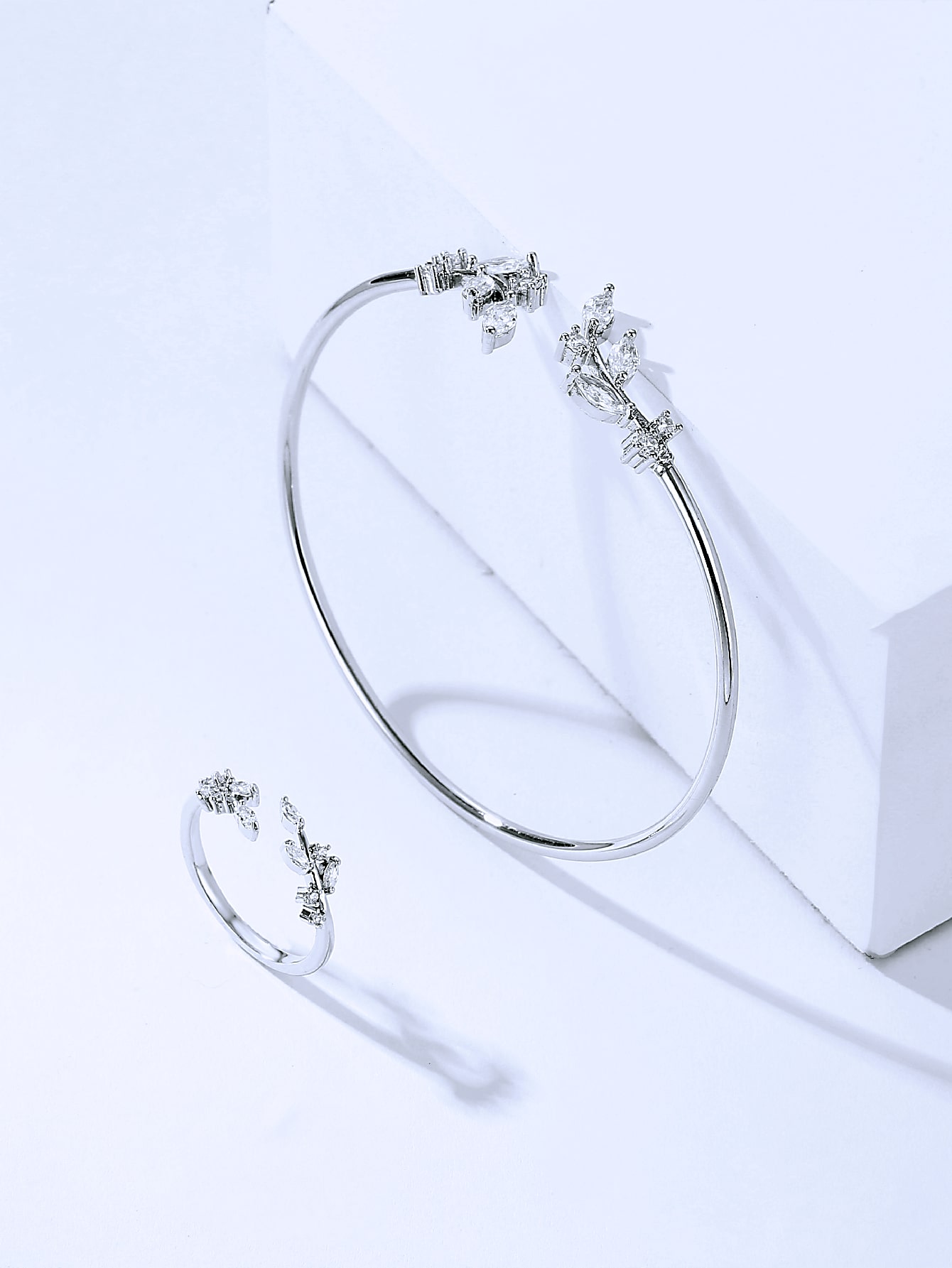 Leaf Bracelet Ring Set Clear - Image 4