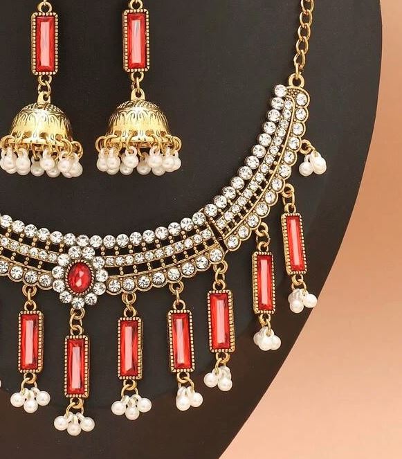 Red Pearl Necklace Set - Image 2