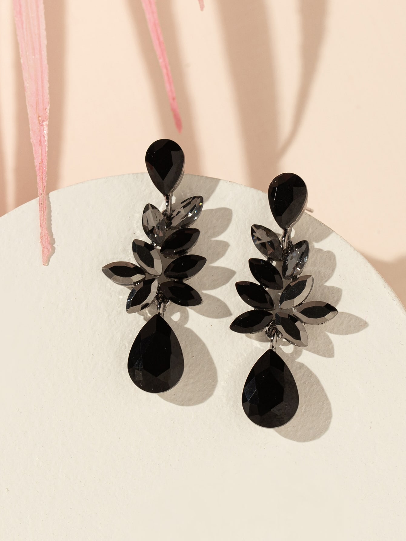 Black Pear Drop Leaf Earring