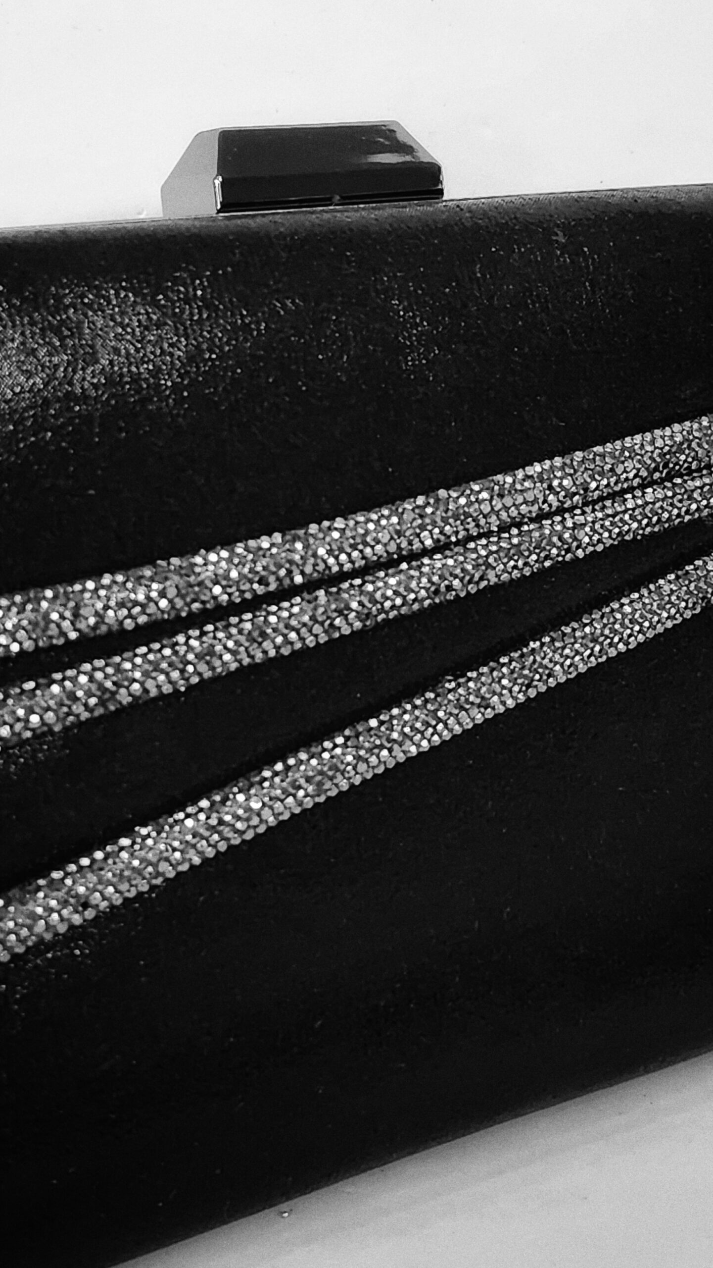 Erin Black Clutch Bag - Image 3