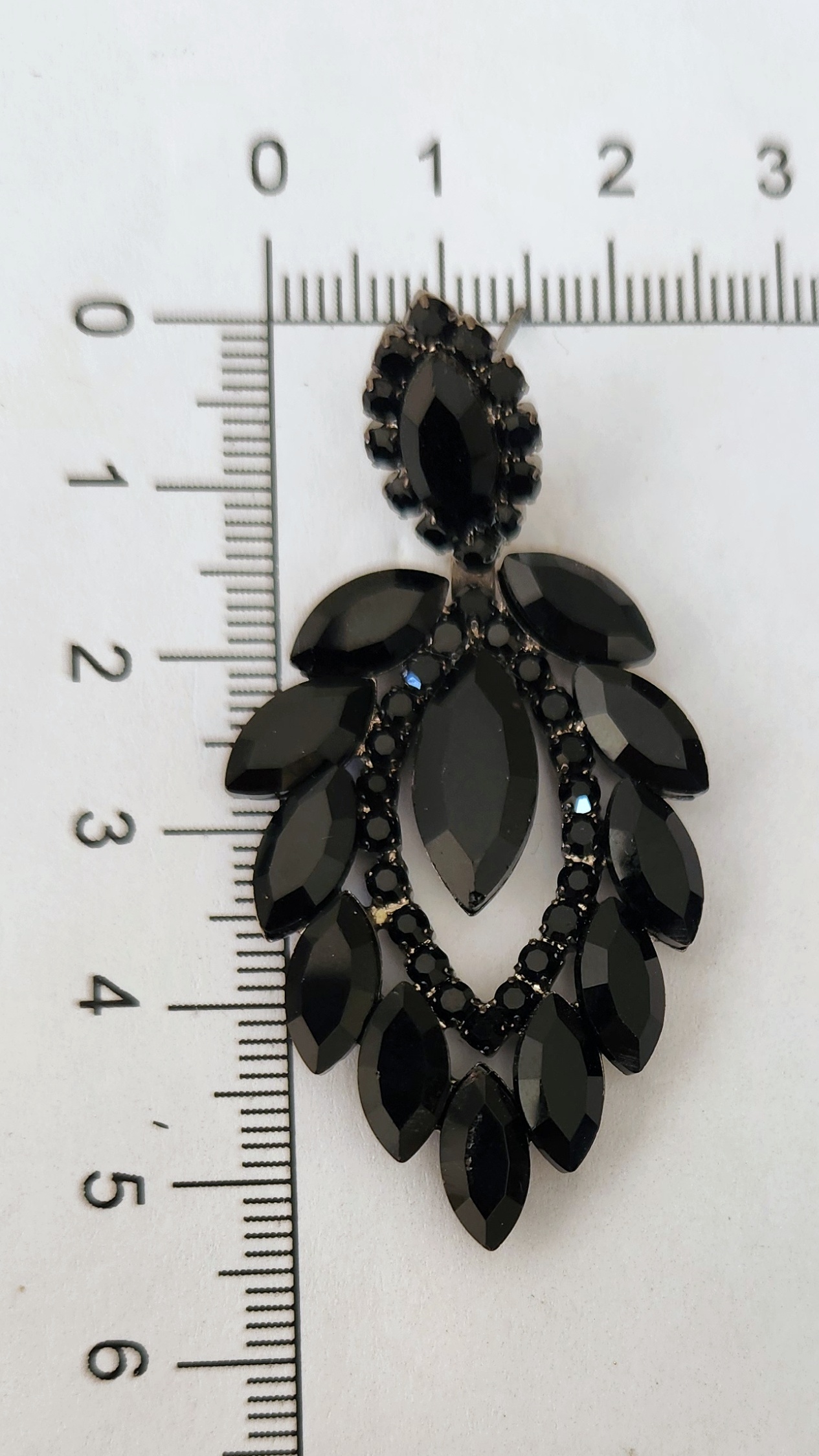 Black Crystal Earrings V1 - Image 3