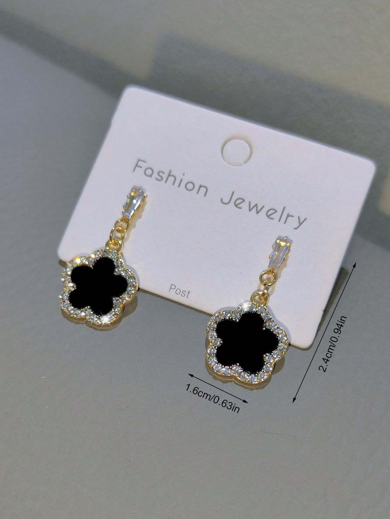 Clover Black Earrings - Image 2